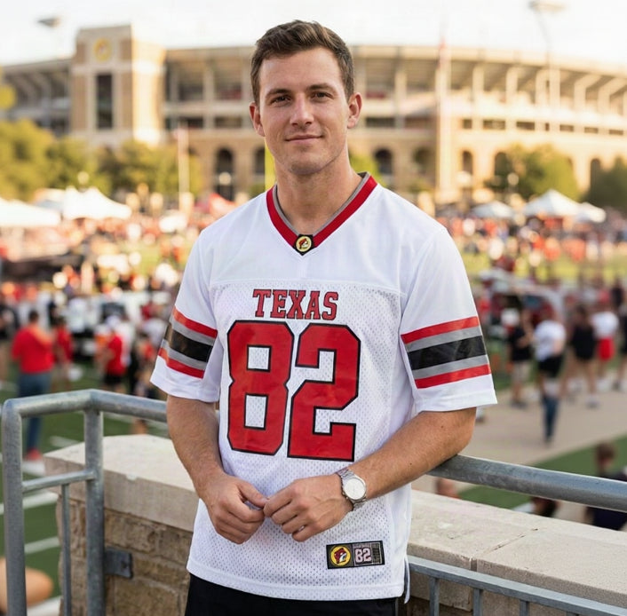 Buc-ee's Men's White Texas 82 Football Jersey